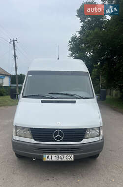 Грузовой фургон Mercedes-Benz Sprinter 2000 в 