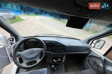 Грузовой фургон Mercedes-Benz Sprinter 2000 в 