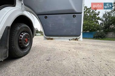 Грузовой фургон Mercedes-Benz Sprinter 2000 в 