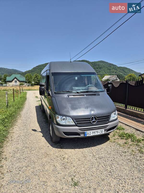 Mercedes-Benz Sprinter 2005