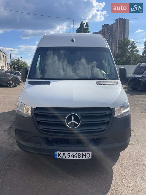 Грузовой фургон Mercedes-Benz Sprinter 2022 в 
