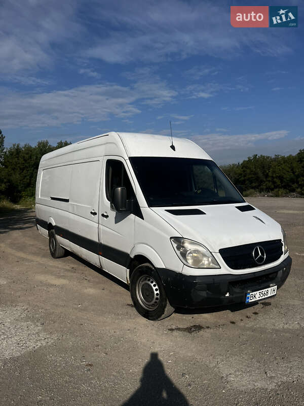 Грузовой фургон Mercedes-Benz Sprinter 2007 в Ровно