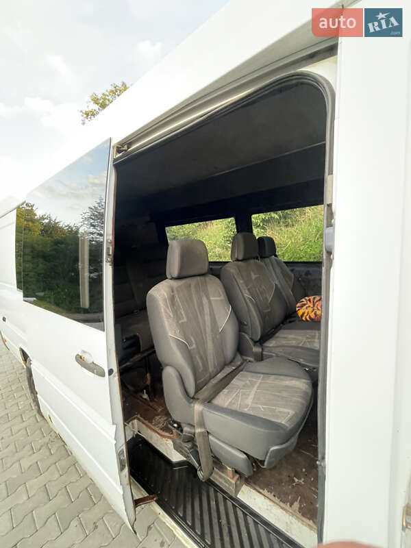 Грузопассажирский фургон Mercedes-Benz Sprinter 2005 в Дрогобыче