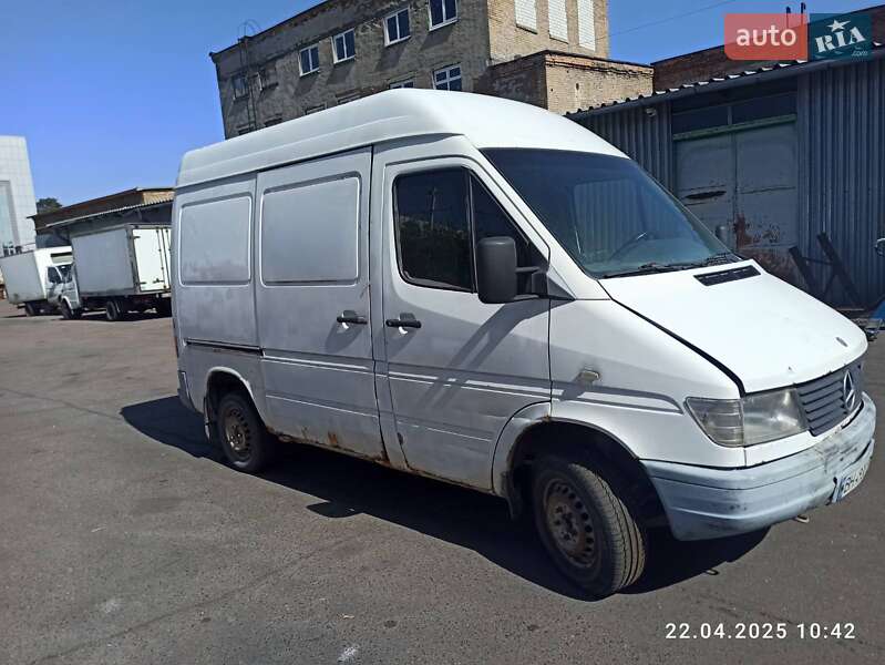 Грузовой фургон Mercedes-Benz Sprinter 1998 в Киеве
