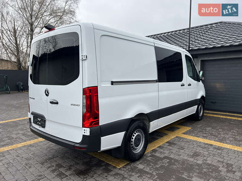 Грузопассажирский фургон Mercedes-Benz Sprinter 2021 в Киеве фото 5 Грузопассажирский фургон Mercedes-Benz Sprinter 2021 в Киеве