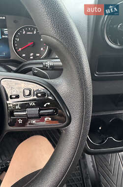 Грузовой фургон Mercedes-Benz Sprinter 2022 в 