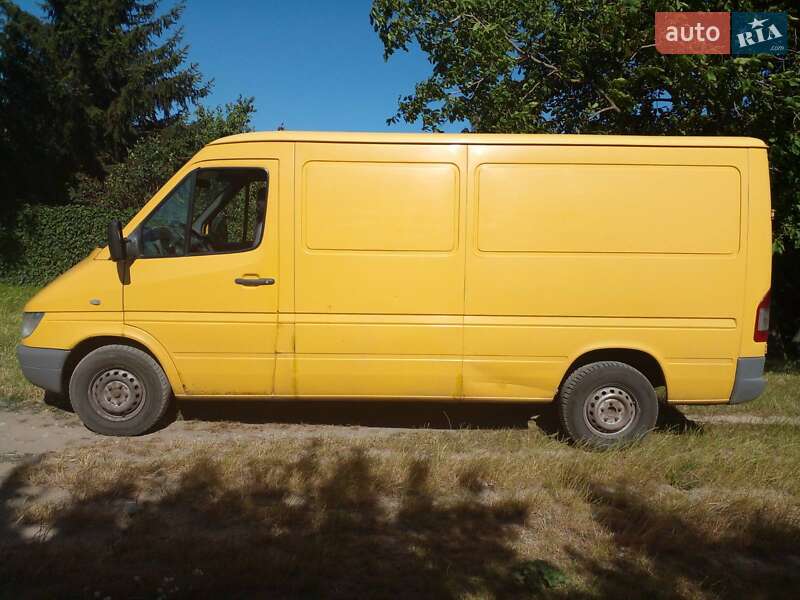 Грузовой фургон Mercedes-Benz Sprinter 2004 в 