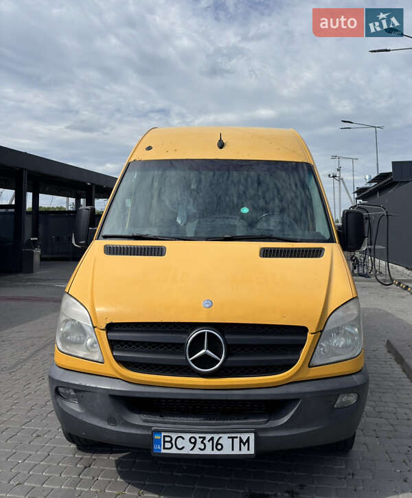 Mercedes-Benz Sprinter 2012