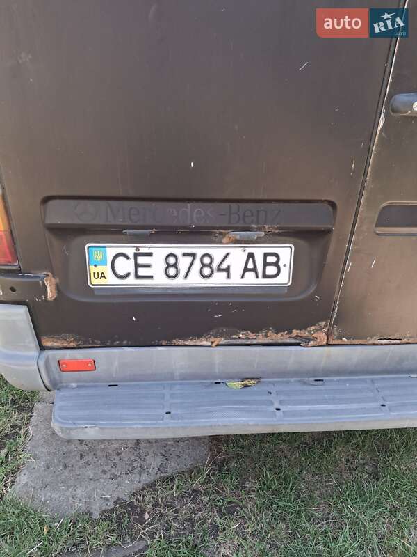 Вантажопасажирський фургон Mercedes-Benz Sprinter 1998 в Чернівцях