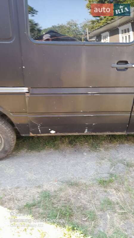 Вантажопасажирський фургон Mercedes-Benz Sprinter 1998 в Чернівцях