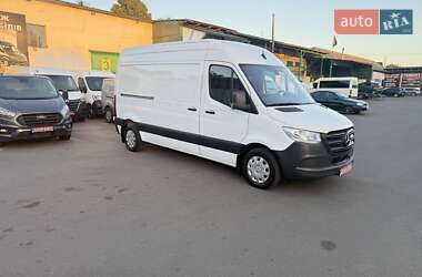 Грузовой фургон Mercedes-Benz Sprinter 2022 в 