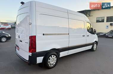Грузовой фургон Mercedes-Benz Sprinter 2022 в 
