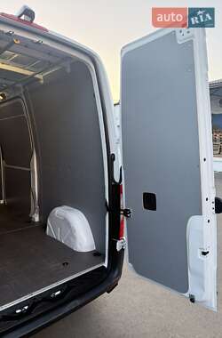 Грузовой фургон Mercedes-Benz Sprinter 2022 в 