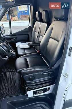 Грузовой фургон Mercedes-Benz Sprinter 2022 в 