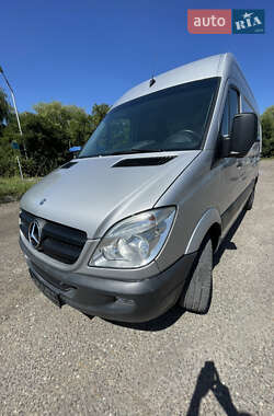 Грузовой фургон Mercedes-Benz Sprinter 2012 в Черновцах