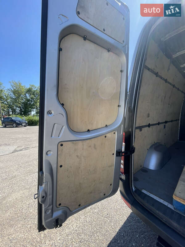 Грузовой фургон Mercedes-Benz Sprinter 2012 в Черновцах