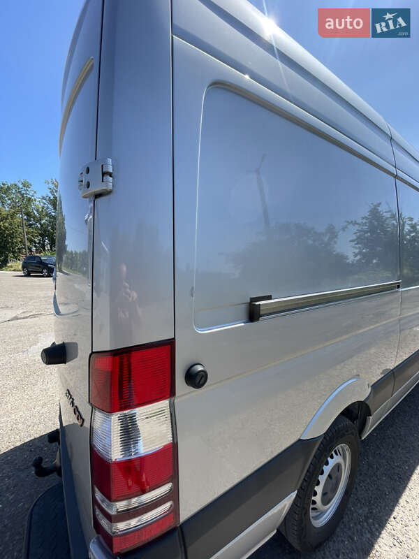 Грузовой фургон Mercedes-Benz Sprinter 2012 в Черновцах
