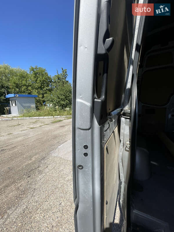 Грузовой фургон Mercedes-Benz Sprinter 2012 в Черновцах