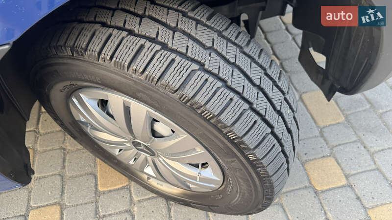 Вантажний фургон Mercedes-Benz Sprinter 2023 в Сваляві