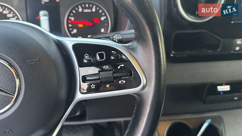 Вантажний фургон Mercedes-Benz Sprinter 2023 в Сваляві