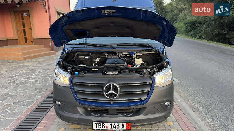 Вантажний фургон Mercedes-Benz Sprinter 2023 в Сваляві