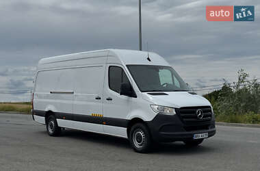 Грузовой фургон Mercedes-Benz Sprinter 2022 в 