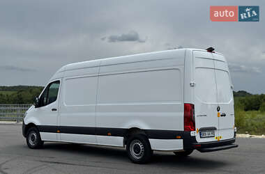 Грузовой фургон Mercedes-Benz Sprinter 2022 в 