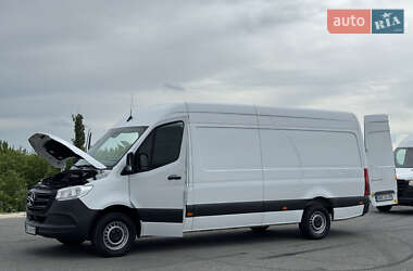Грузовой фургон Mercedes-Benz Sprinter 2022 в 