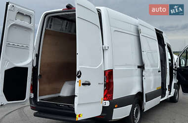Грузовой фургон Mercedes-Benz Sprinter 2022 в 