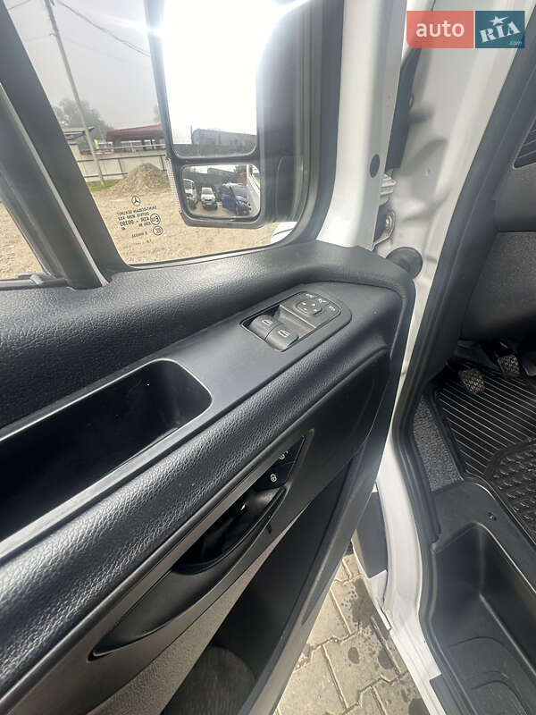 Вантажопасажирський фургон Mercedes-Benz Sprinter 2019 в Чернівцях