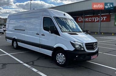 Грузовой фургон Mercedes-Benz Sprinter 2016 в 