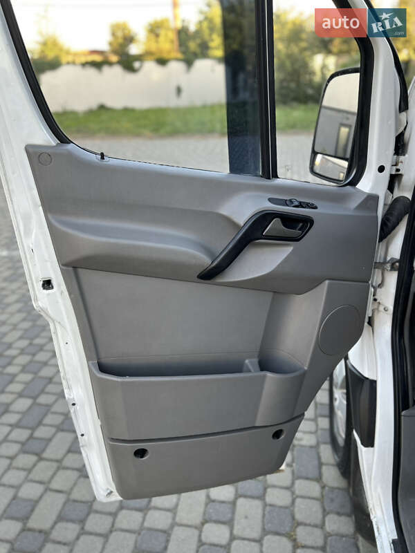Вантажопасажирський фургон Mercedes-Benz Sprinter 2015 в Івано-Франківську