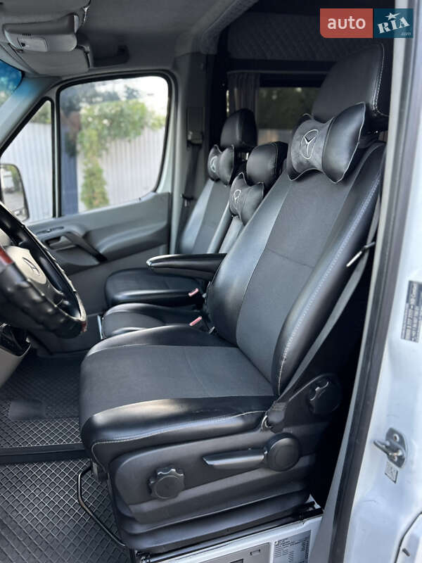 Вантажопасажирський фургон Mercedes-Benz Sprinter 2015 в Івано-Франківську