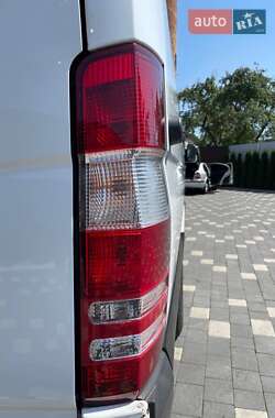 Грузовой фургон Mercedes-Benz Sprinter 2010 в 