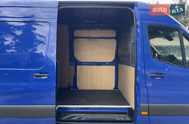 Грузовой фургон Mercedes-Benz Sprinter 2021 в 