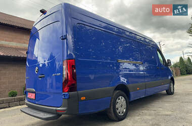 Грузовой фургон Mercedes-Benz Sprinter 2021 в 