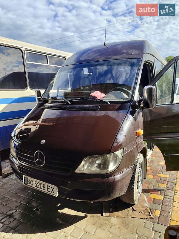 Пригородный автобус Mercedes-Benz Sprinter 2000 в Чорткове
