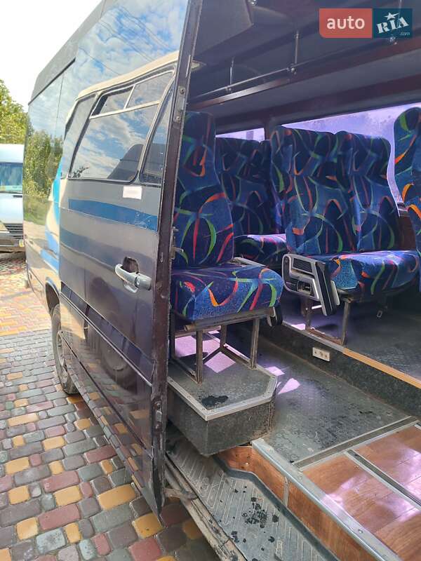 Пригородный автобус Mercedes-Benz Sprinter 2000 в Чорткове