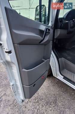 Грузовой фургон Mercedes-Benz Sprinter 2016 в 