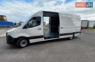 Грузовой фургон Mercedes-Benz Sprinter 2019 в 