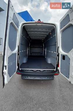 Грузовой фургон Mercedes-Benz Sprinter 2019 в 