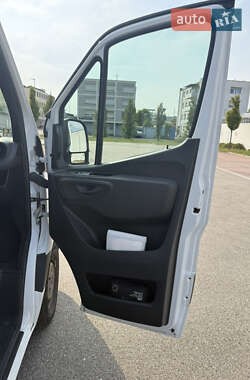 Грузовой фургон Mercedes-Benz Sprinter 2021 в 