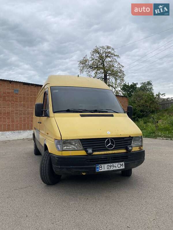 Грузовой фургон Mercedes-Benz Sprinter 1998 в 