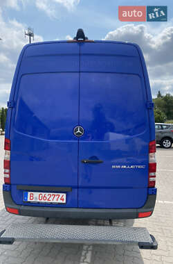 Грузовой фургон Mercedes-Benz Sprinter 2015 в 