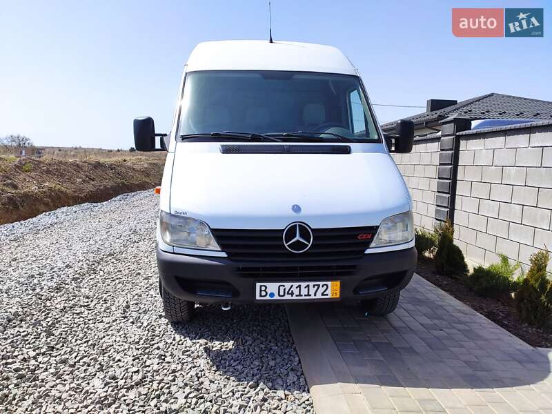 Грузовой фургон Mercedes-Benz Sprinter 2004 в Ровно