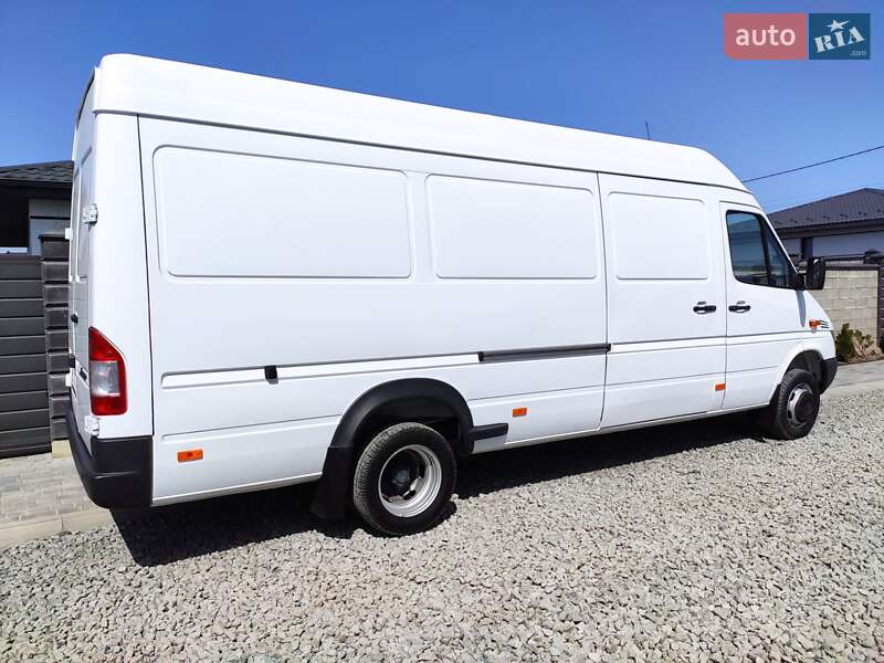 Грузовой фургон Mercedes-Benz Sprinter 2004 в Ровно
