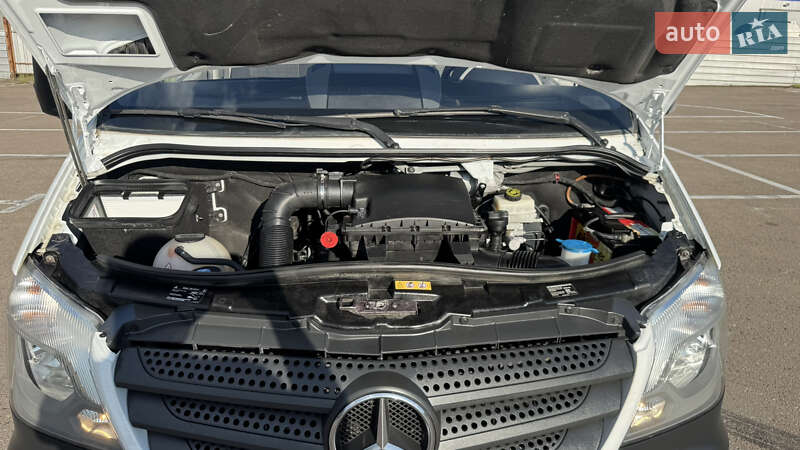 Вантажний фургон Mercedes-Benz Sprinter 2016 в Рівному