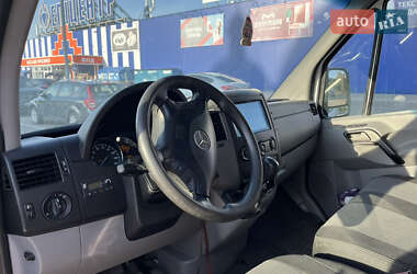 Грузовой фургон Mercedes-Benz Sprinter 2011 в 