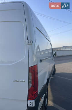 Грузовой фургон Mercedes-Benz Sprinter 2020 в 