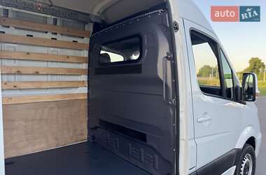 Грузовой фургон Mercedes-Benz Sprinter 2017 в 